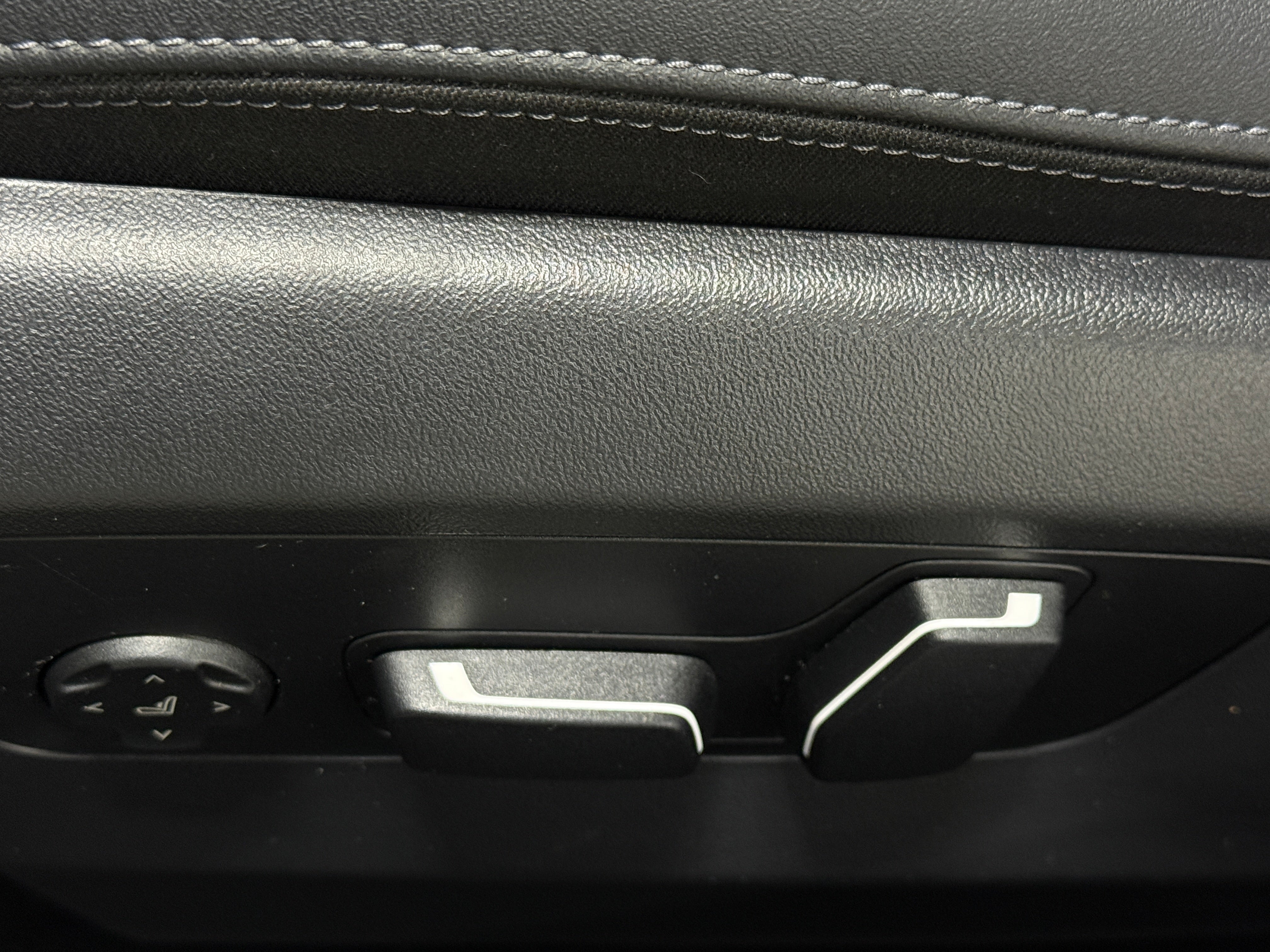 bmw 5 series 2026 WBA43FJ04TCW57975 image bmw 5 series 2026 WBA43FJ04TCW57975 image